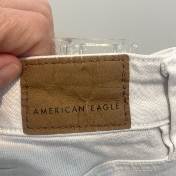 American Eagle White distressed super hi rise jegging  Jeans size 8 regular. - Picture 7 of 10